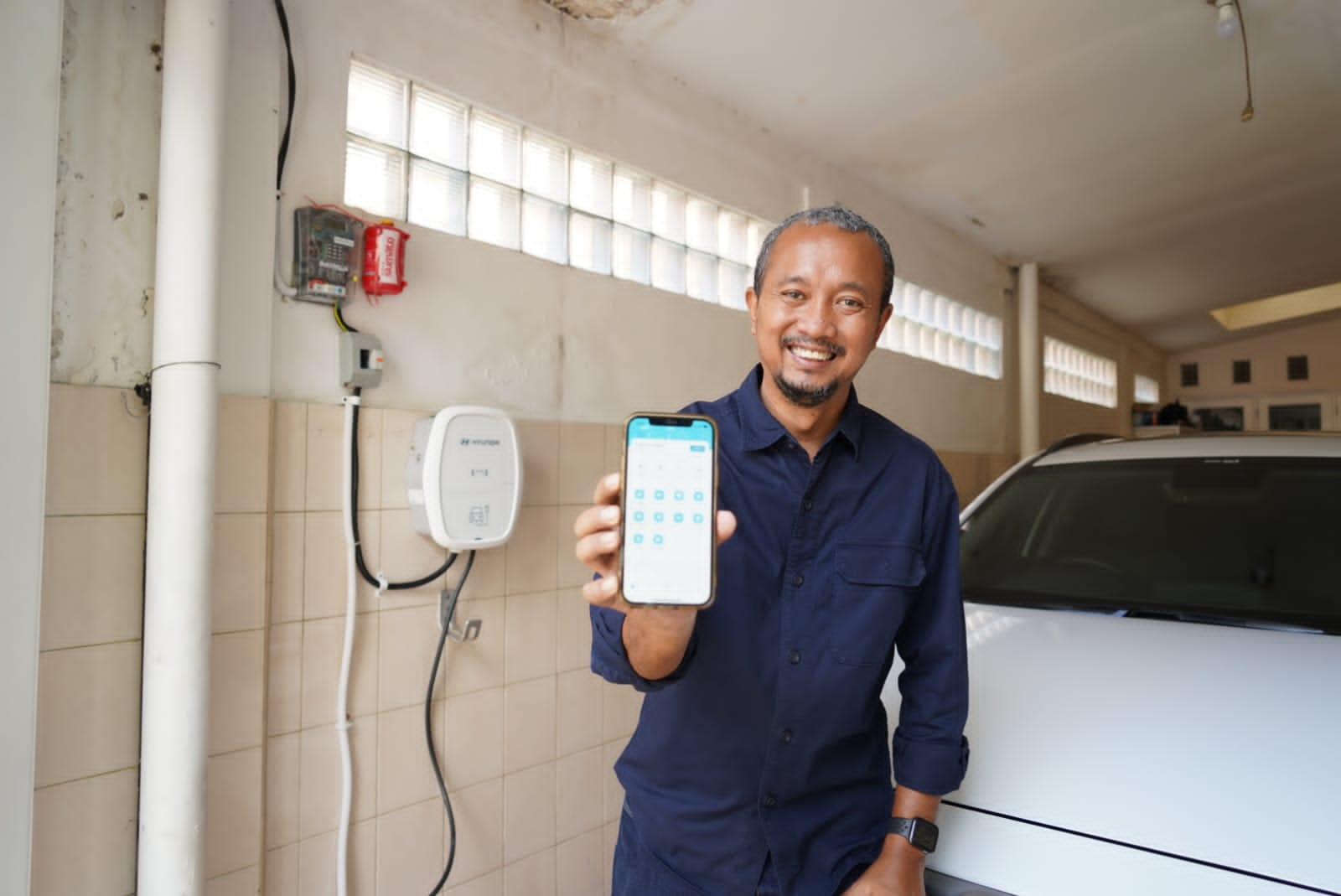 Learn about EV Charger Installation at home in Indonesia, from costs and requirements to PLN promos for home charging. Discover how to make charging your electric vehicle easy and efficient!